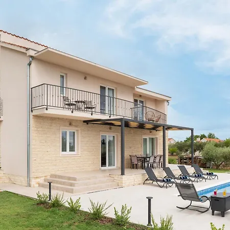Oliva - Adriatic Luxury * Murvica (Policnik)